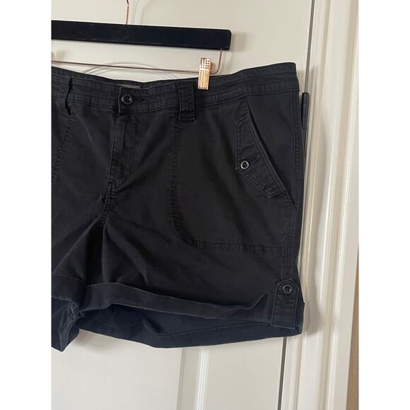 Torrid Womens Chino Black Shorts Stretch Cuffed Cotton Size 24 - Picture 5 of 8